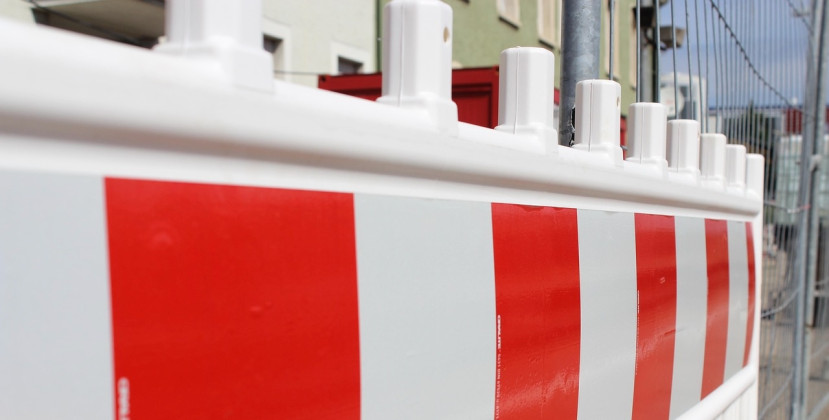 Kranarbeiten bremsen Verkehr: Sperrungen am Europaring sorgen für Umwege