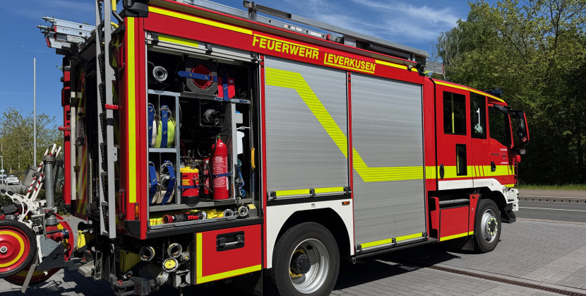 Wohnungsbrand in der Ringstraße. Feuerwehr löscht Feuer und muss tote Tiere bergen