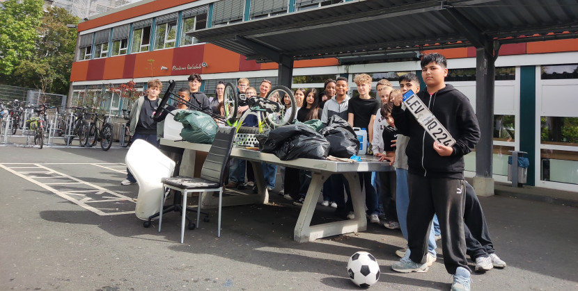 27  Leverkusener Schulen und Kitas nehmen am World Cleanup-Day teil