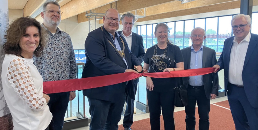 Neue Dreifach-Sporthalle für Leverkusens Nachwuchssport eröffnet